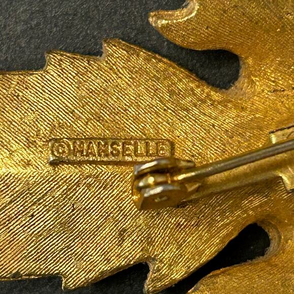 Vintage Manselle Textured Gold Tone Maple Leaf Brooch Signed - Picture 3 of 3
